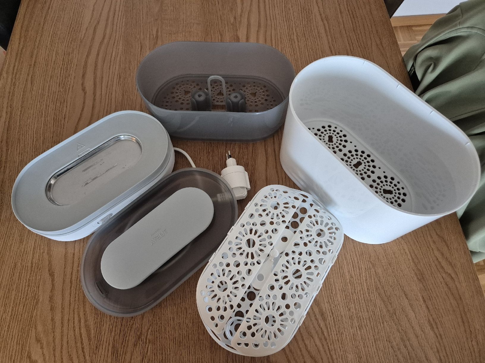 Avent Pasti del neonato: Philips Avent Sterilisator – Usato da Goldach venduto da Mona.93 2