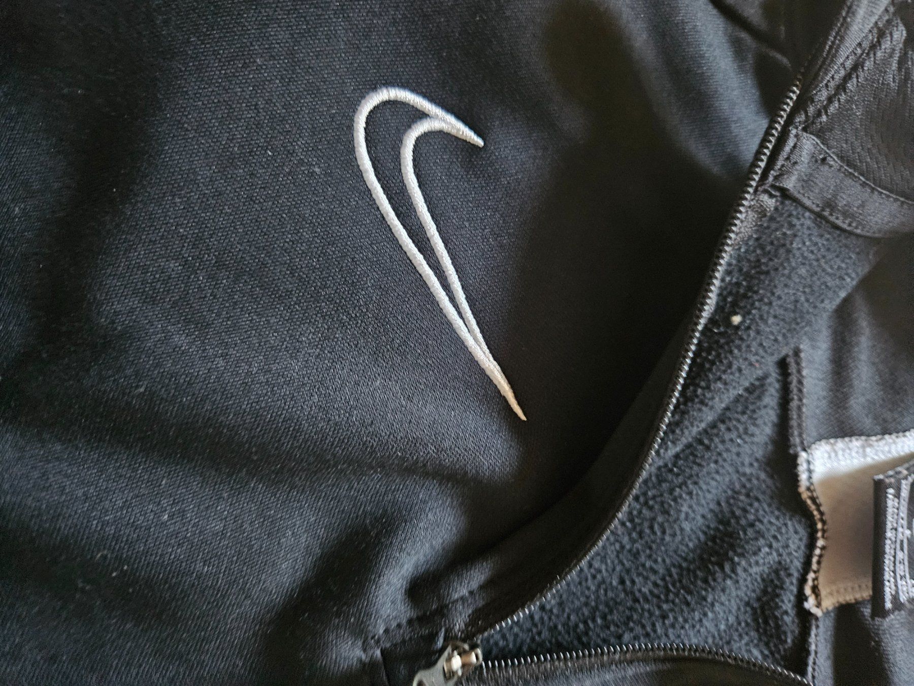Nike Pullover & Sweatshirts: Nike Fasi, Pulli 134/140 – Gebraucht aus Rifferswil von fle_5nqr 2