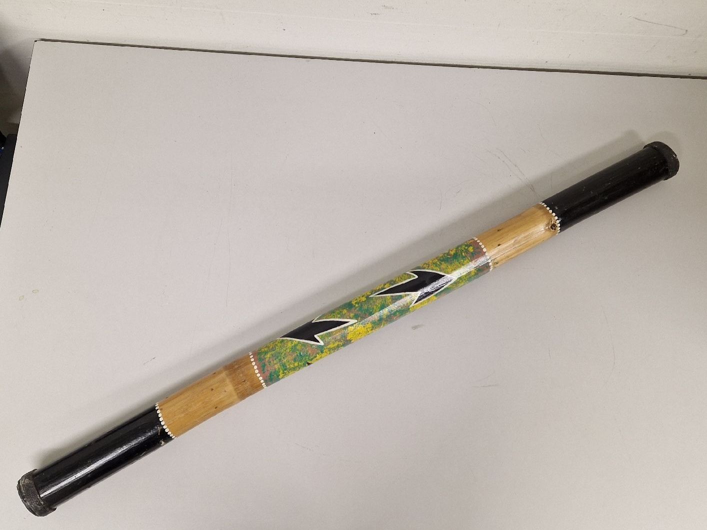 Instruments de musique: Didgeridoo, Handbemalt, Original Australisch – D'occasion à Bern par latrouvaillebern 1