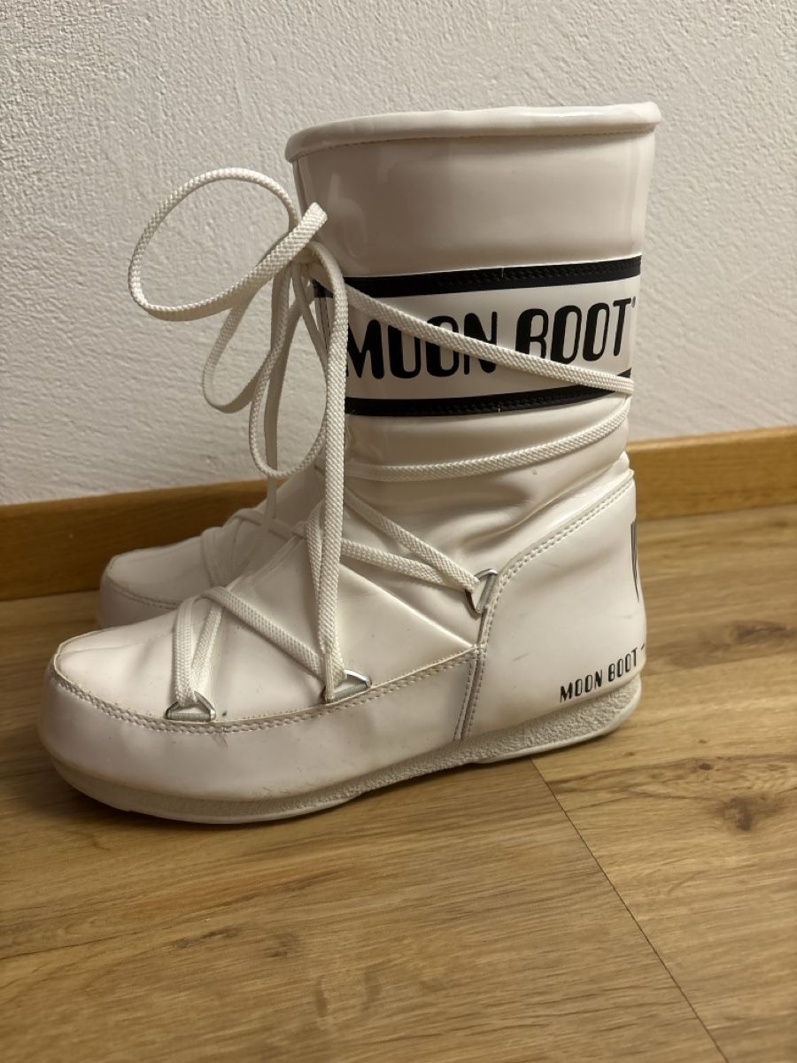 Moon Boot Scarpe da donna: MOON BOOT Damen Vinyl 38 – Usato da Chur venduto da copino 2