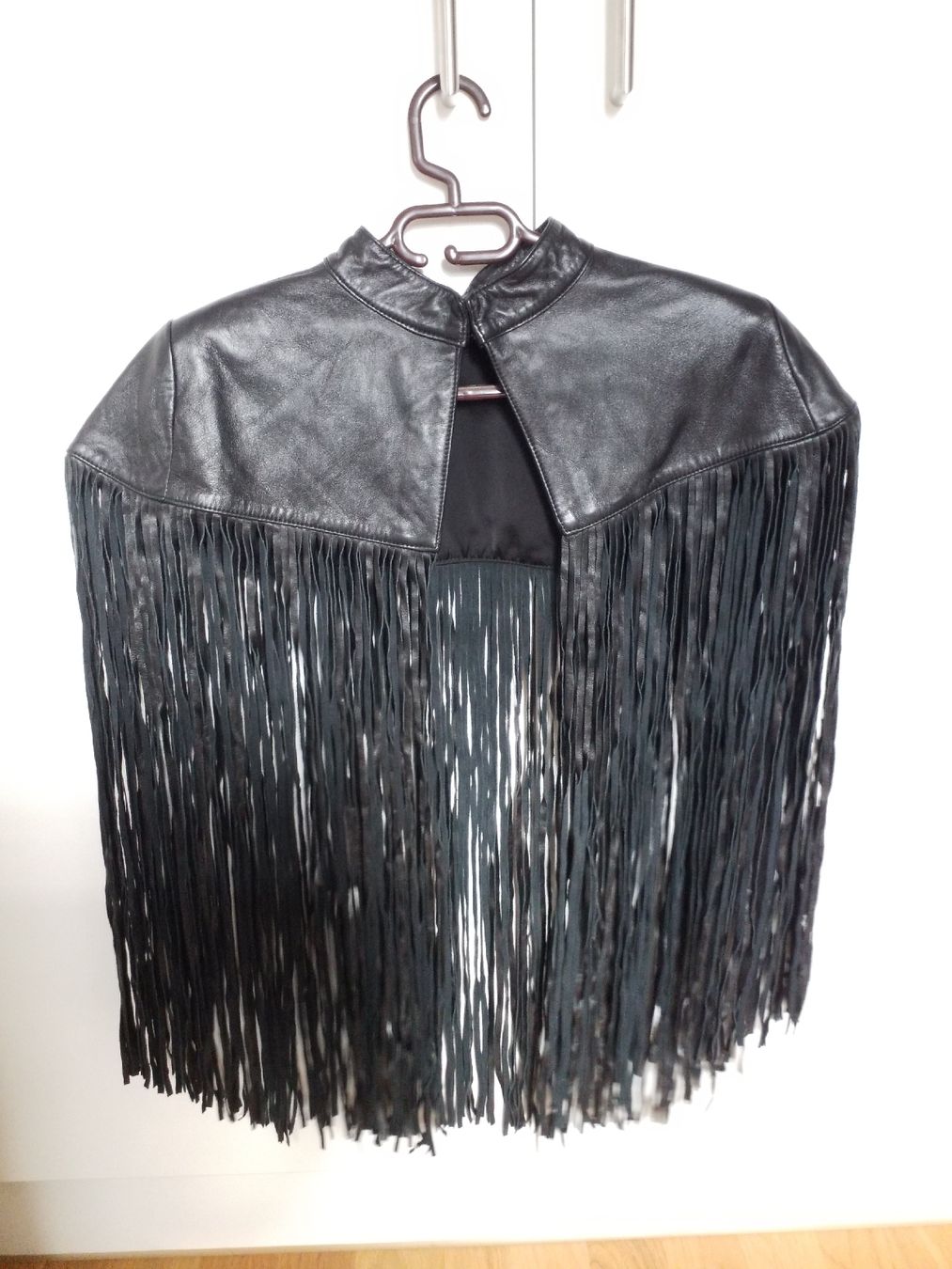 Zara Altro in Moda donna: Stylish leather poncho ZARA – Usato da Luzern venduto da _Lobster_ 1