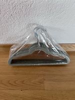 10 Metall Kleiderbügel mit Velourbeschichtung neu & OVP