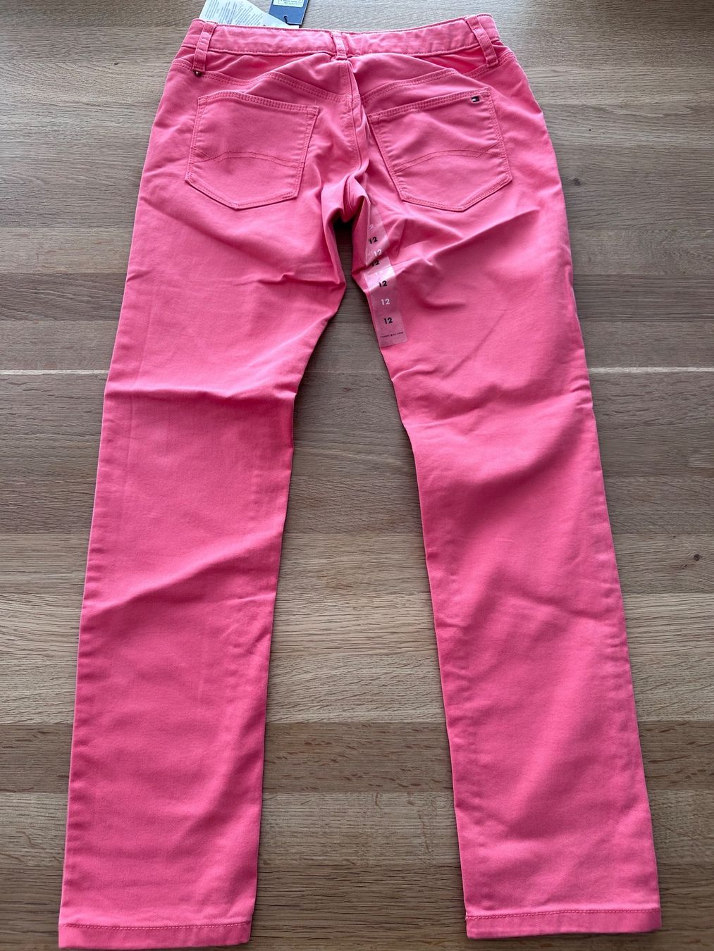 Tommy Hilfiger Pantaloni: Hosen, Mädchen, Tommy Hilfiger, Gr. 152 – Nuovo (secondo la descrizione) da Krauchthal venduto da swisscheese 1