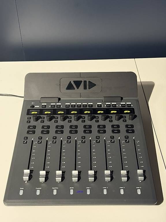 Steuerung: AVID S1 Control Surface DAW Controller – Neu (gemäss Beschreibung) aus Bischofszell von Nenga