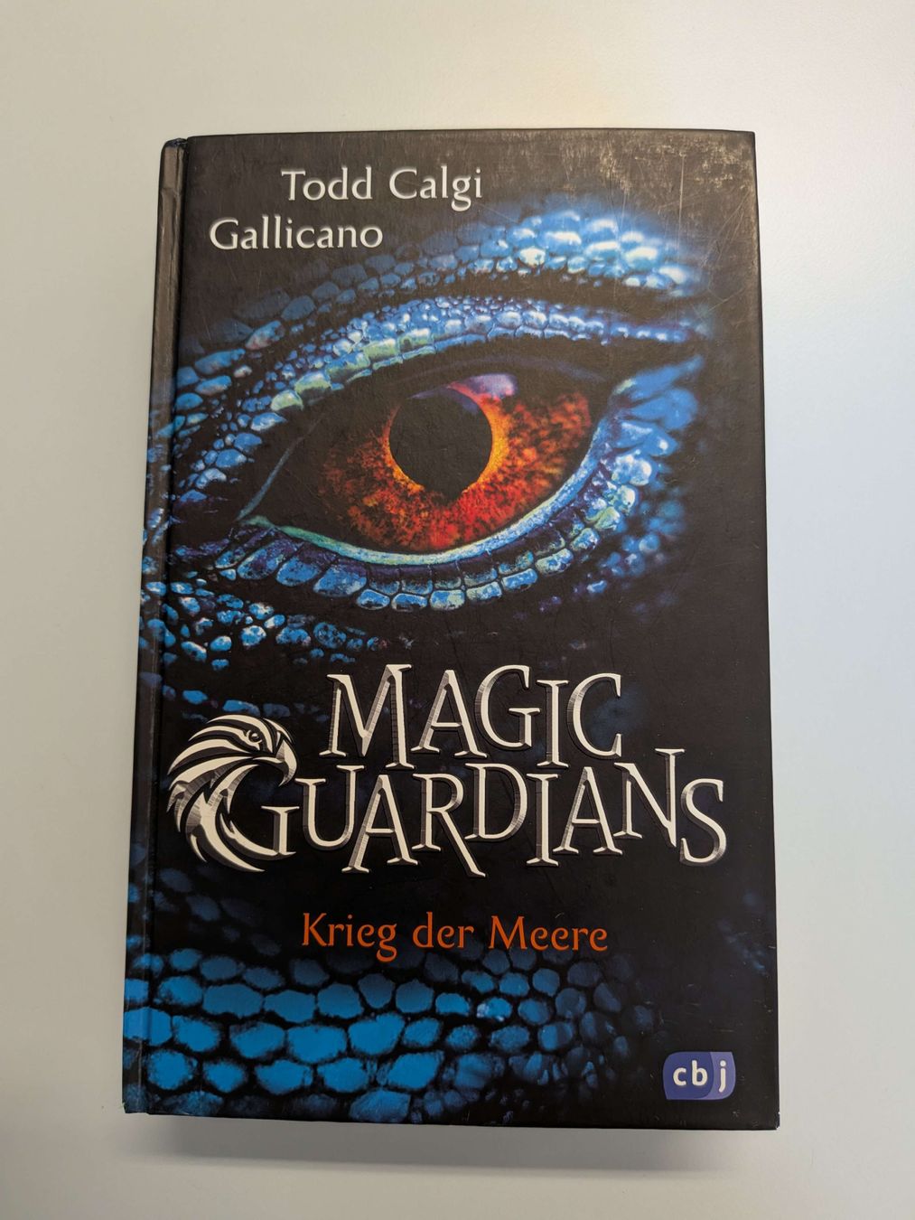 Libri: Buch Magic Guardians - Krieg der Meere – Usato da Lostorf venduto da einkaufen.sara