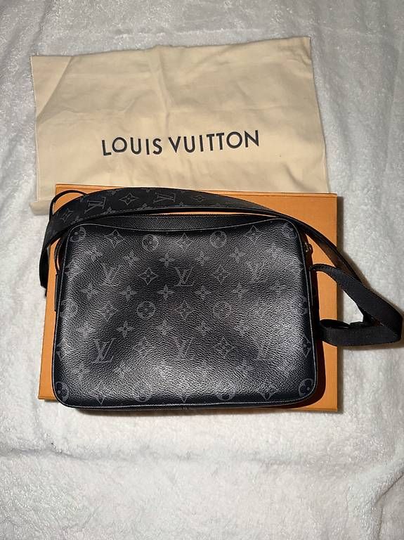 Taschen: LV umhängetasche – Gebraucht aus St. Gallen von Kristian2311 2