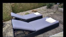 2 Rattan Sonnenliegen mit Auflagen, 2 Stk. Sommer-Deal!