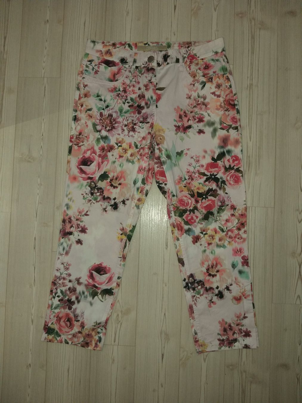 Hosen: ZERRES  Pantalon / Hose 7/8   Taille / Grosse 40 CH – Gebraucht aus Cossonay-ville von Super-Price-Quality