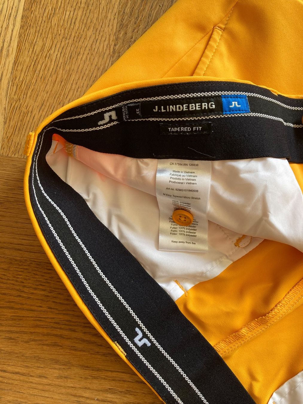 Lindeberg Pantaloni: JLindeberg Golfhose kurz Gr 34 – Usato da Cham venduto da LoreM7 2