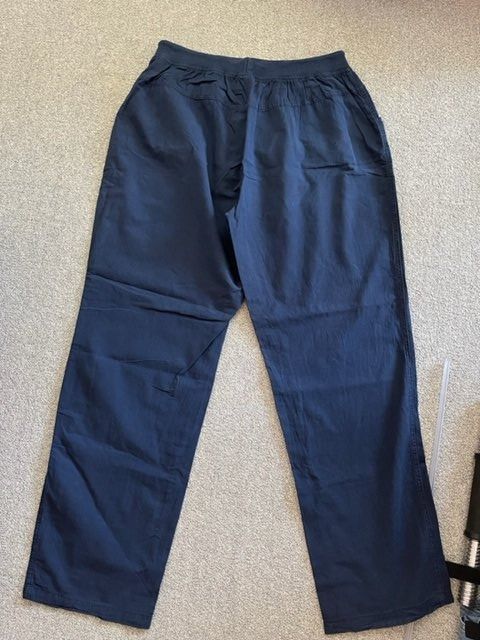 Pantaloni: Leichte Hose Gr XL – Usato da Rekingen AG venduto da Barmaleus 2