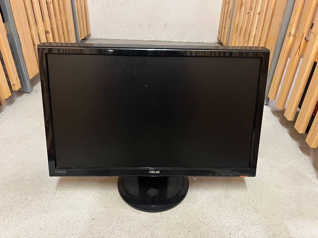 Ecrans: ASUS VH242H 24" Monitor – D'occasion à Zürich par bit_699t
