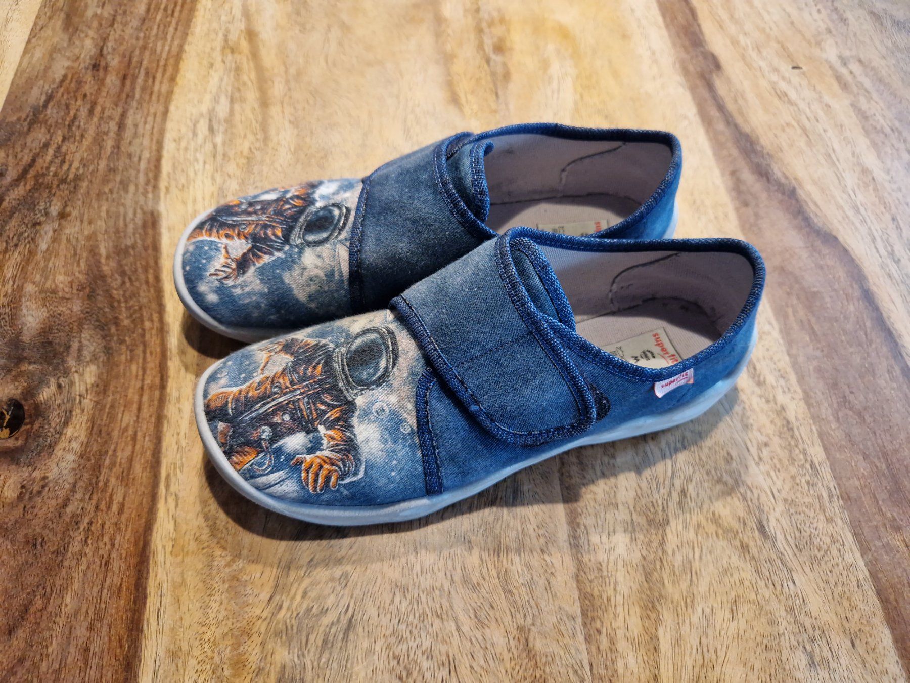 Superfit Schuhe für Jungen: SuperFit Hausschuhe Astronauten Grösse 34 – Gebraucht aus Trachslau von schumannmario 1