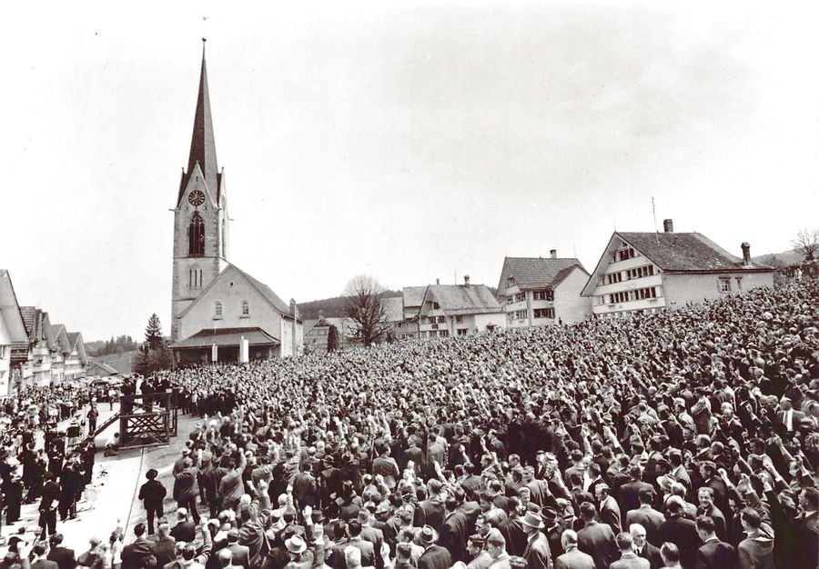 Cartoline postali: Hundwil AR, Landsgemeinde, geschätzt 1945 – Usato da Frauenfeld venduto da POML
