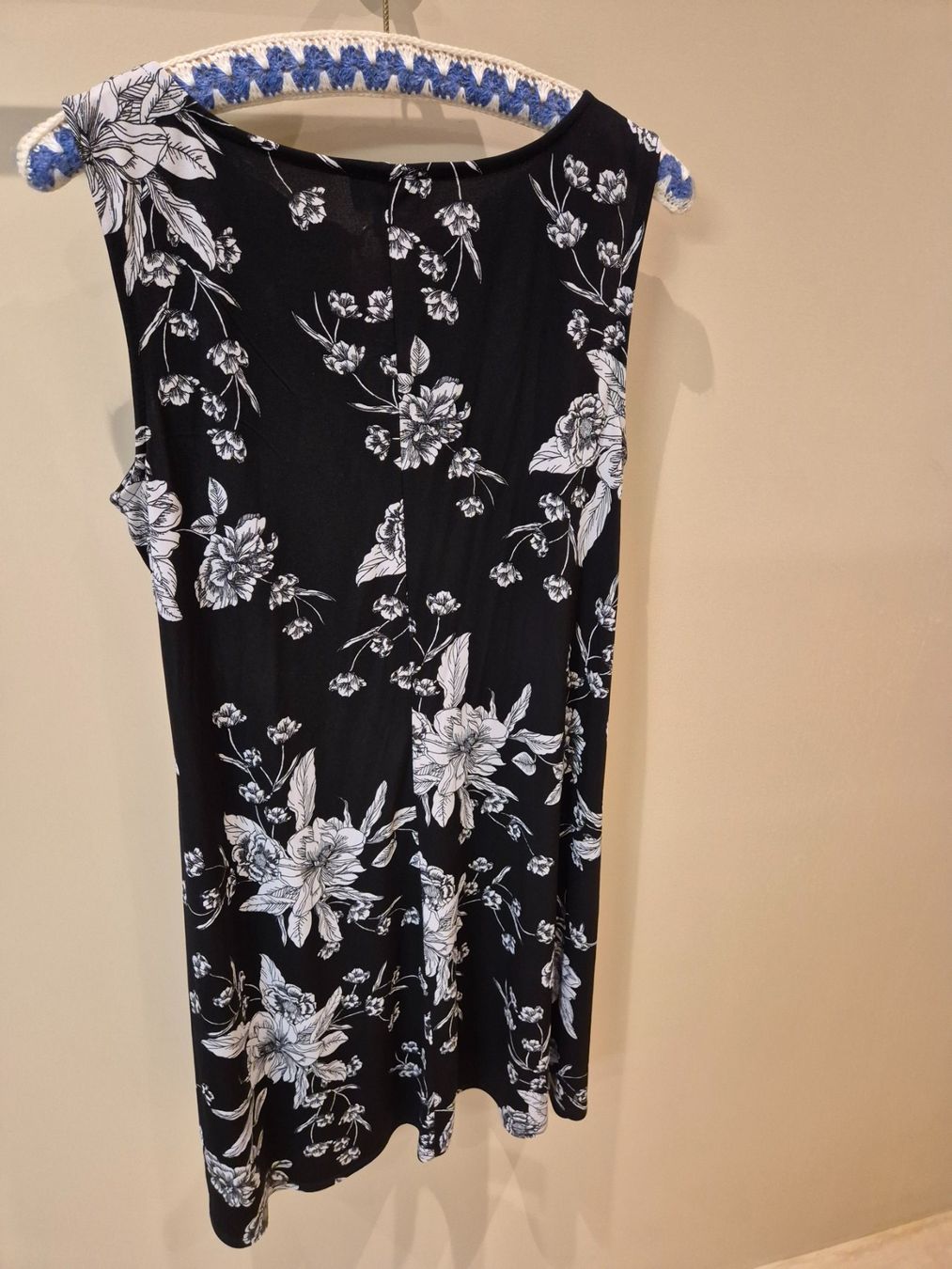 Kleider: MSK Sommerkleid Gr.S, schwarz mit Blumenmuster, – Gebraucht aus Dietikon von grafad 1