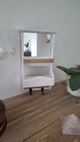 Weiss Wandspiegel mit Haken & Tablar - Shabby Chic