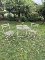 Gartentisch mit 2 Stühlen