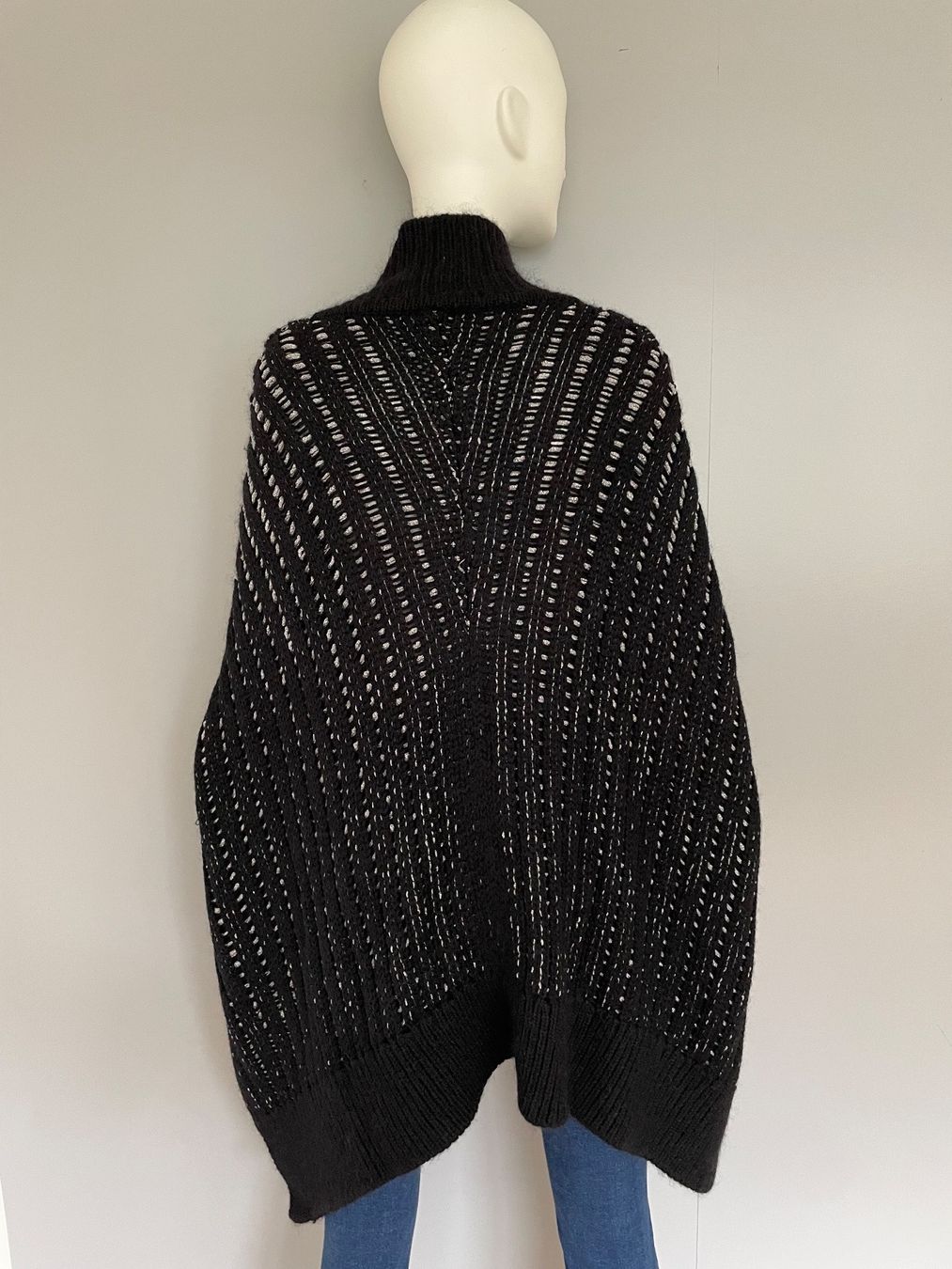 Saint Laurent Altro in Moda donna: Saint Laurent Cape Pullover – Nuovo (secondo la descrizione) da Winterthur venduto da 19.19 3