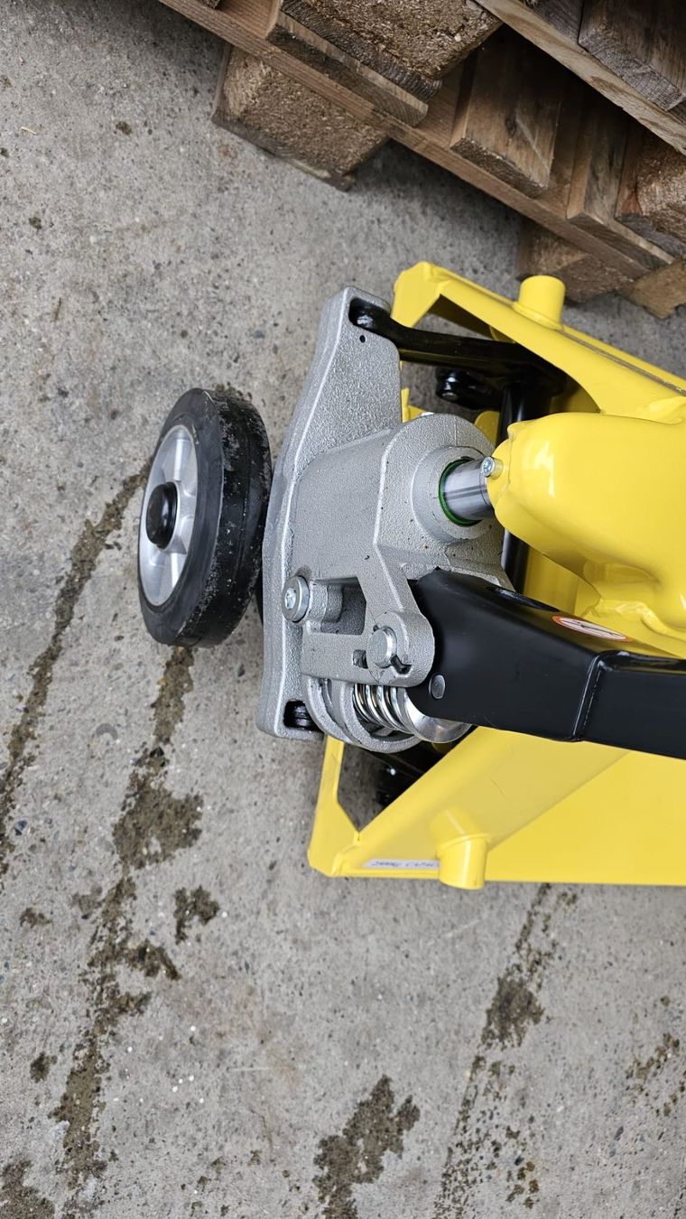 Carrelli elevatori e a forche: Palettenrolli/Hubwagen – Usato da Wuppenau venduto da Gastro-Wuppenau 2