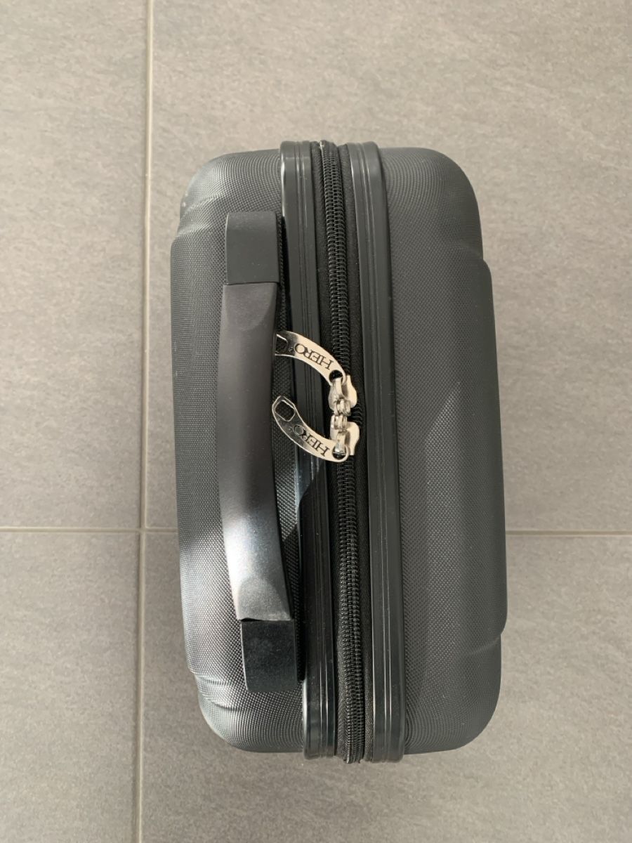Valises de voyage: Beauty Case – Neuf (Voir description) à Collombey par amina36 2