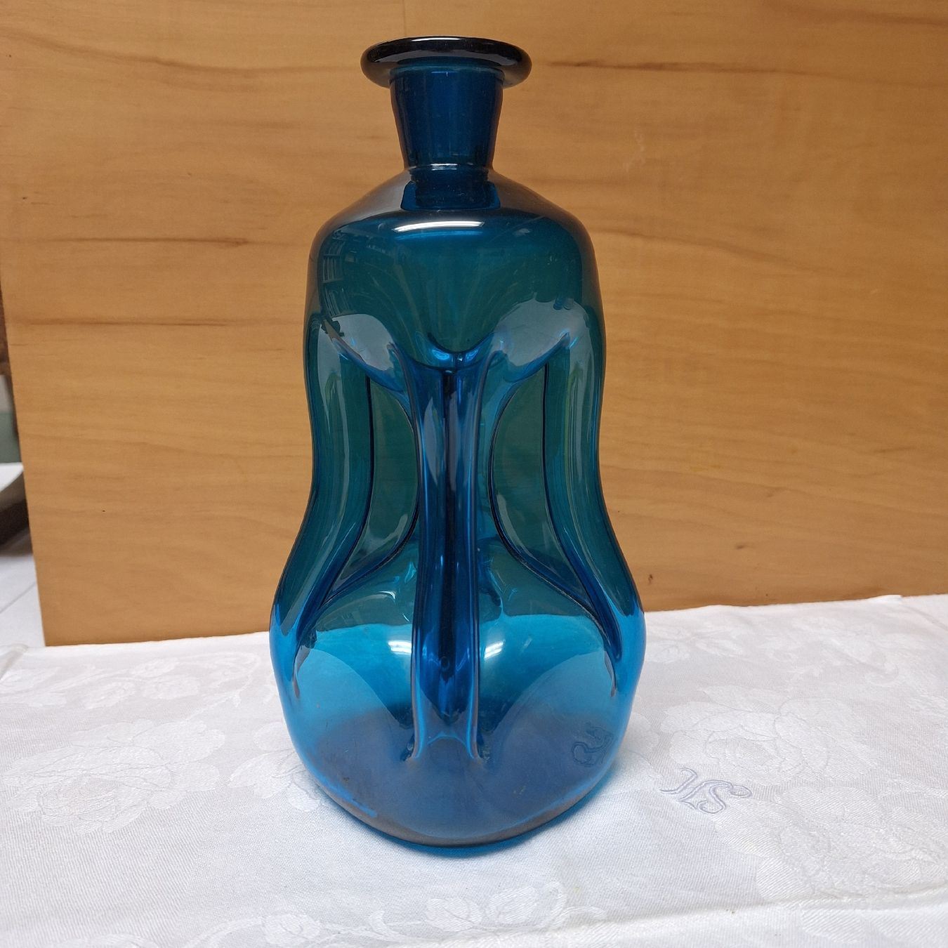 Bottiglie: Schöne Gluckerflasche in hübschem Blauton – Usato da Winterthur venduto da Goldpipau 2