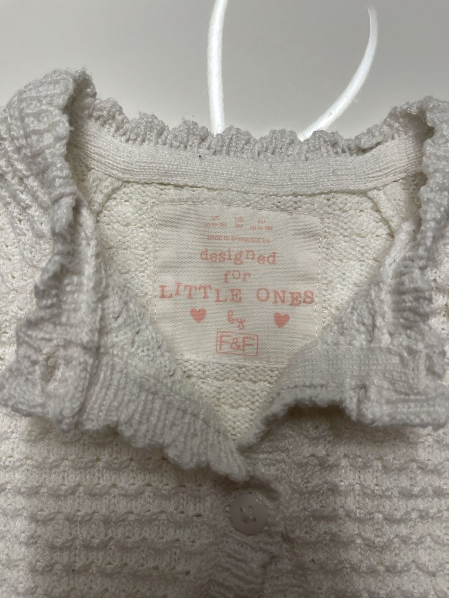 Pulls et sweat-shirts: Weisse Strickjacke 0-3 Mt. – D'occasion à Oberwil BL par FinjaBijou 1