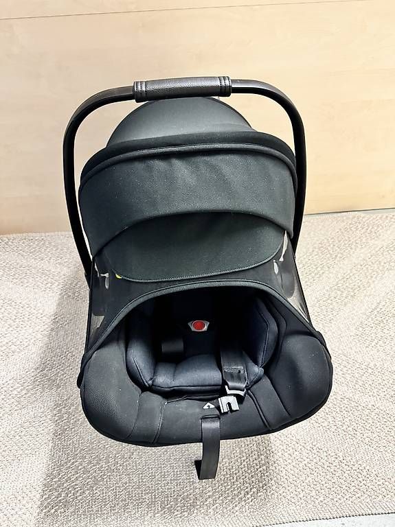 Seggiolini per auto: Bugaboo Turtle Air by Nuna Babyschale inkl. Isofix-Base – Usato da Greppen venduto da NellyTomic 2