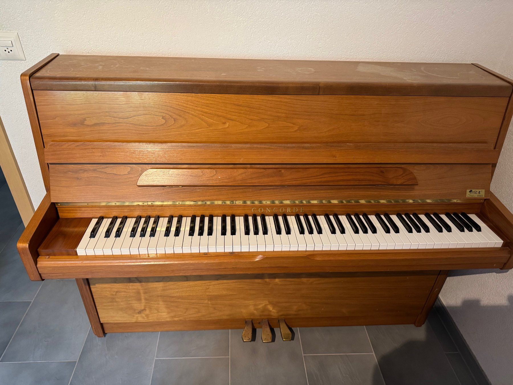 Musikinstrumente: Piano Concorde – Gebraucht aus Estavannens von Arnaud_favre