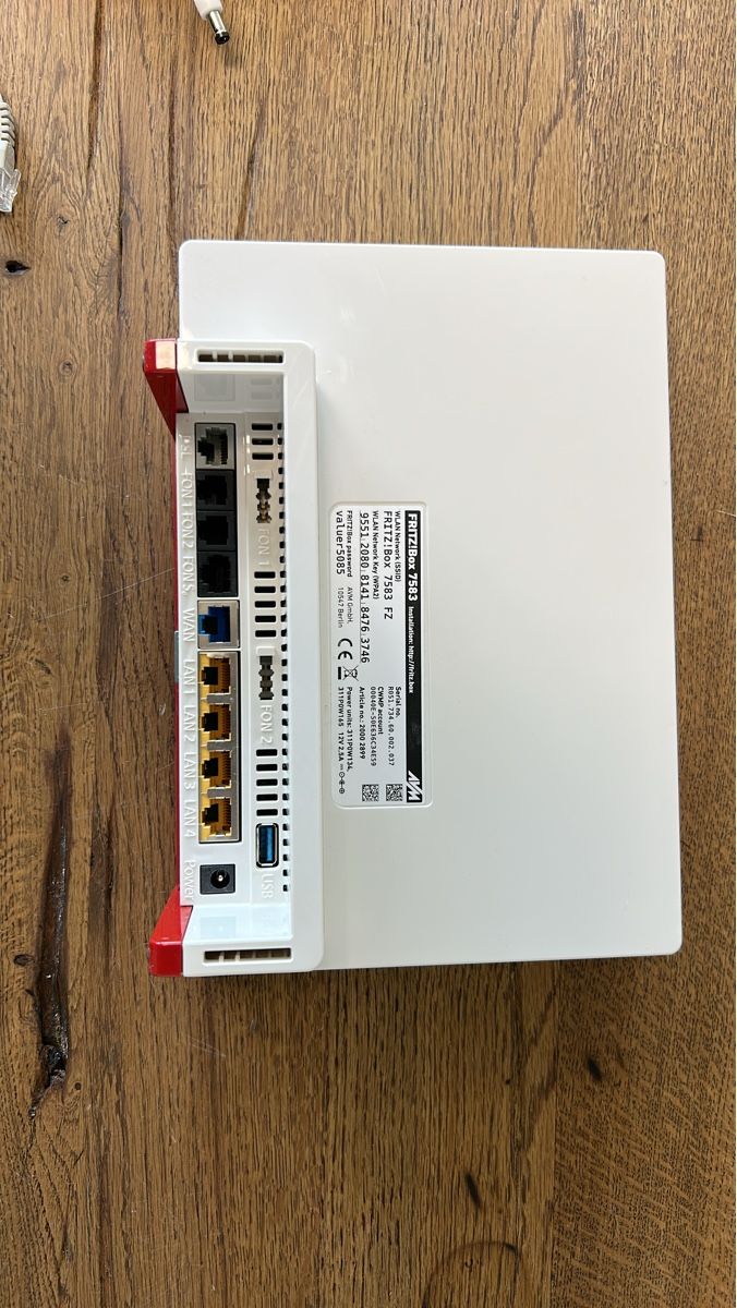 Fritz Modem & Router: AVM FRITZ!Box 7583 Router mit WLAN und DECT – Usato da Nebikon venduto da andreteslaa 1