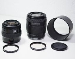 Zwei AF-Mount-Objektive: Minolta 35-70mm + Sigma 70-210mm