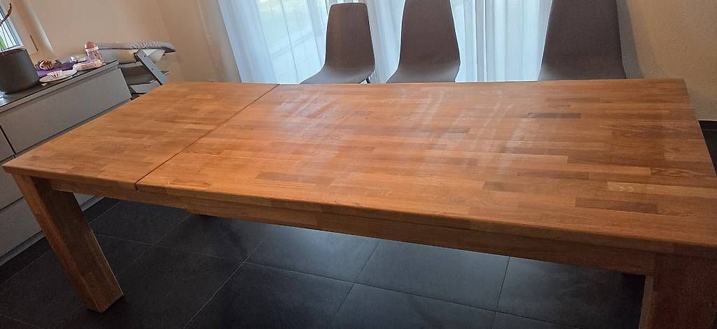 Tables: Massiver Eichenholztisch – D'occasion à Kriegstetten par deb_cbb8 1