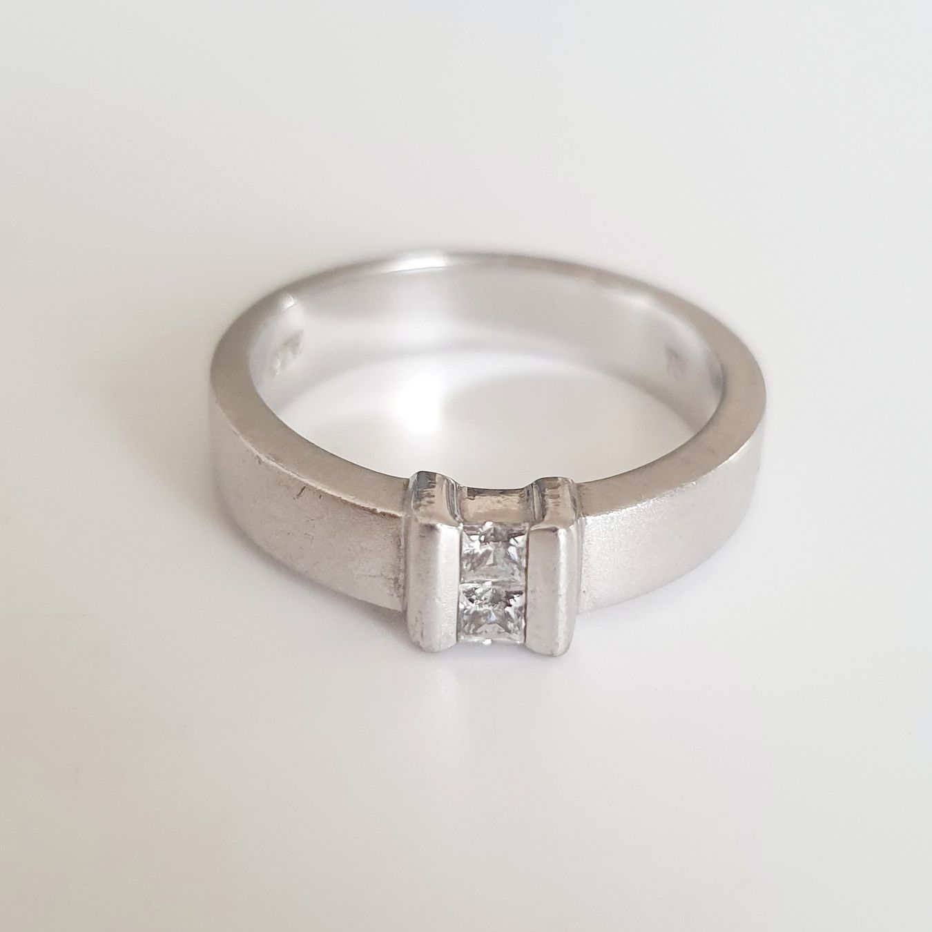 Anelli: Silber Ring 925 mit kleine steinchen – Usato da Kreuzlingen venduto da Wunderkiste123