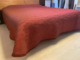 Zweifarbige Tagesdecke, Bettüberwurf