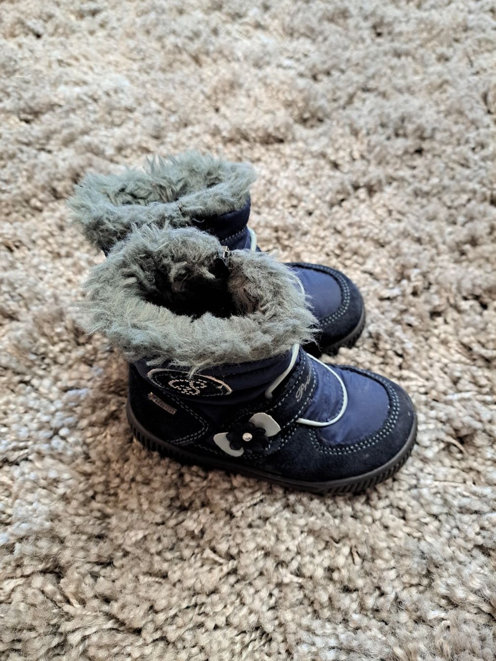 Primigi Schuhe für Mädchen: Primigi Winterschuhe Grösse 22 – Gebraucht aus Kaltbrunn von Nili133 1