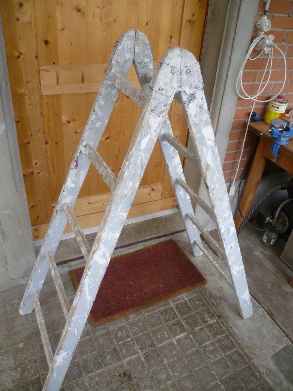 Scale: Holzleiter Malerbockleiter 2 X 5 sprossen – Usato da Melchnau venduto da Lumax0