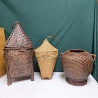 Vintage sehr schöne asiatische Flechtkunst, Körbe