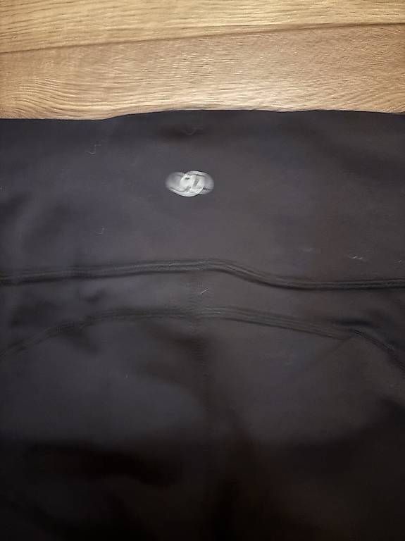 Pantaloni: Lululemon Pants 3/4 M – Usato da Klingnau venduto da Mowi0309 1
