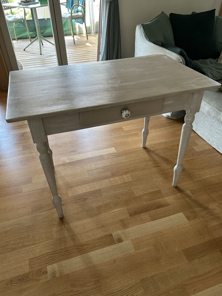 Scrivanie: Petit bureau en bois – Usato da La Tour-de-Peilz venduto da serard