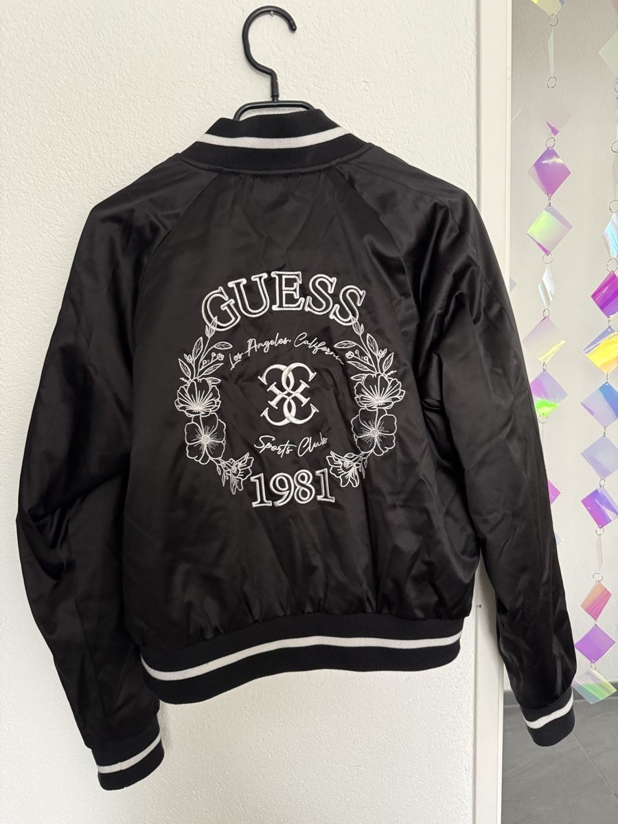 Guess Jacken: Guess Bomberjacke – Gebraucht aus Trimbach von kan_wxc6 1