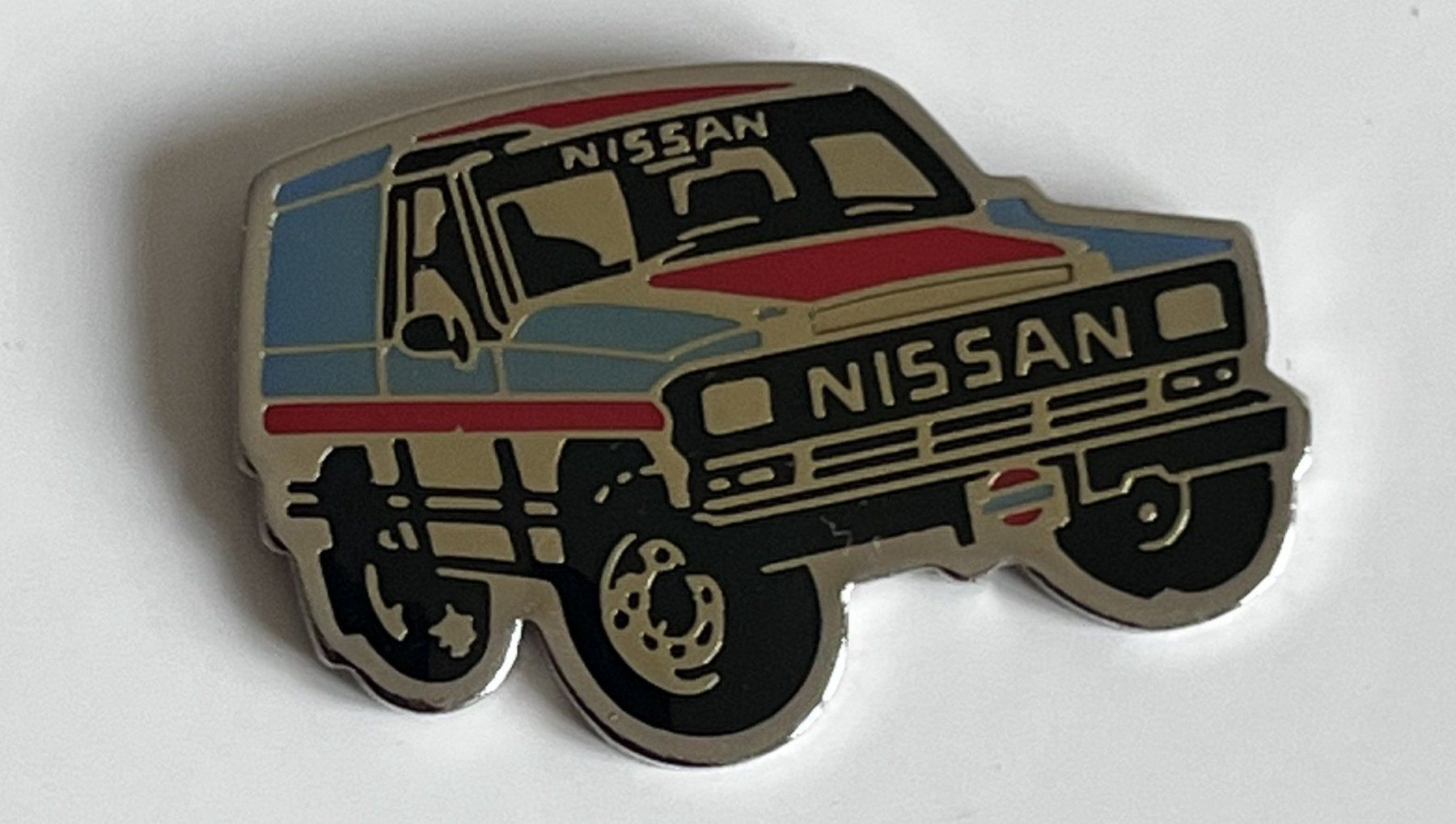 Nissan Placchette & Badge: Pin Auto Nissan – Usato da Kriens venduto da TSCH1 1