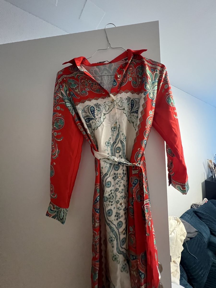 Zara Kleider: Kleid – Neu (gemäss Beschreibung) aus Zürich von tyr_5j6q 1