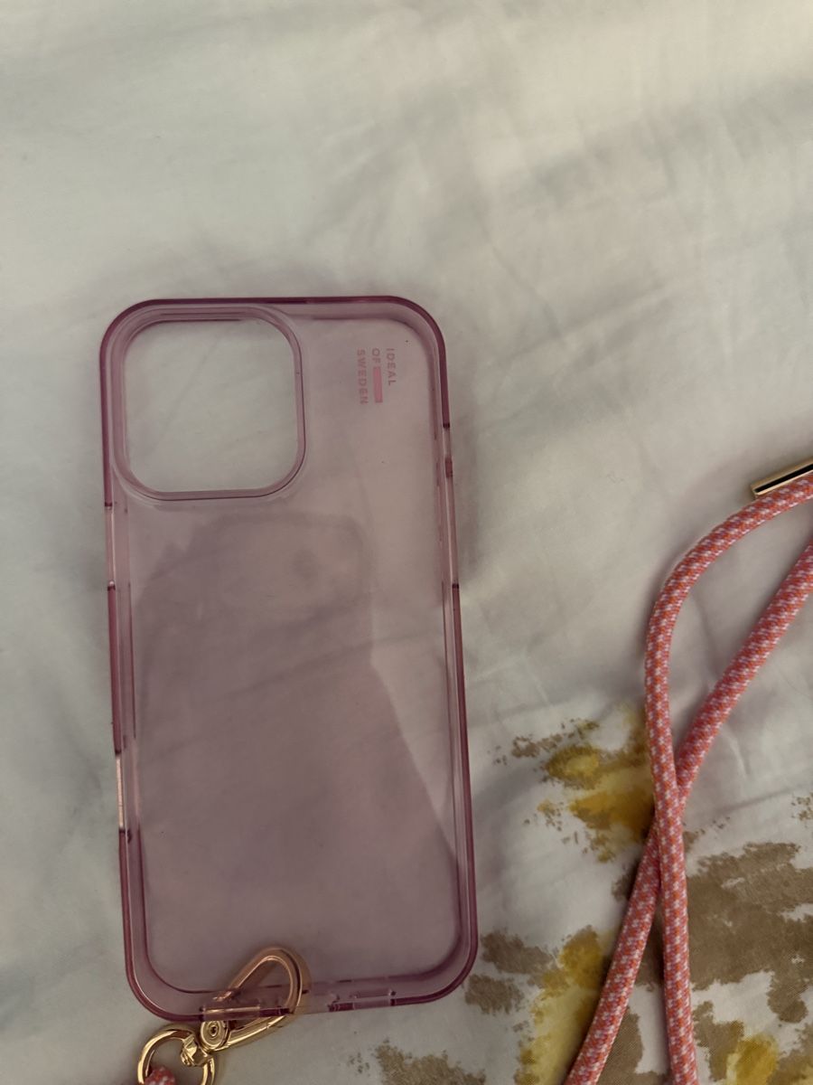 Apple Handys / Smartphones: iPhone 16pro max Hülle mit Ladekabel pink neuwertig – Neu (gemäss Beschreibung) aus Luzern von Lorena.haj 1