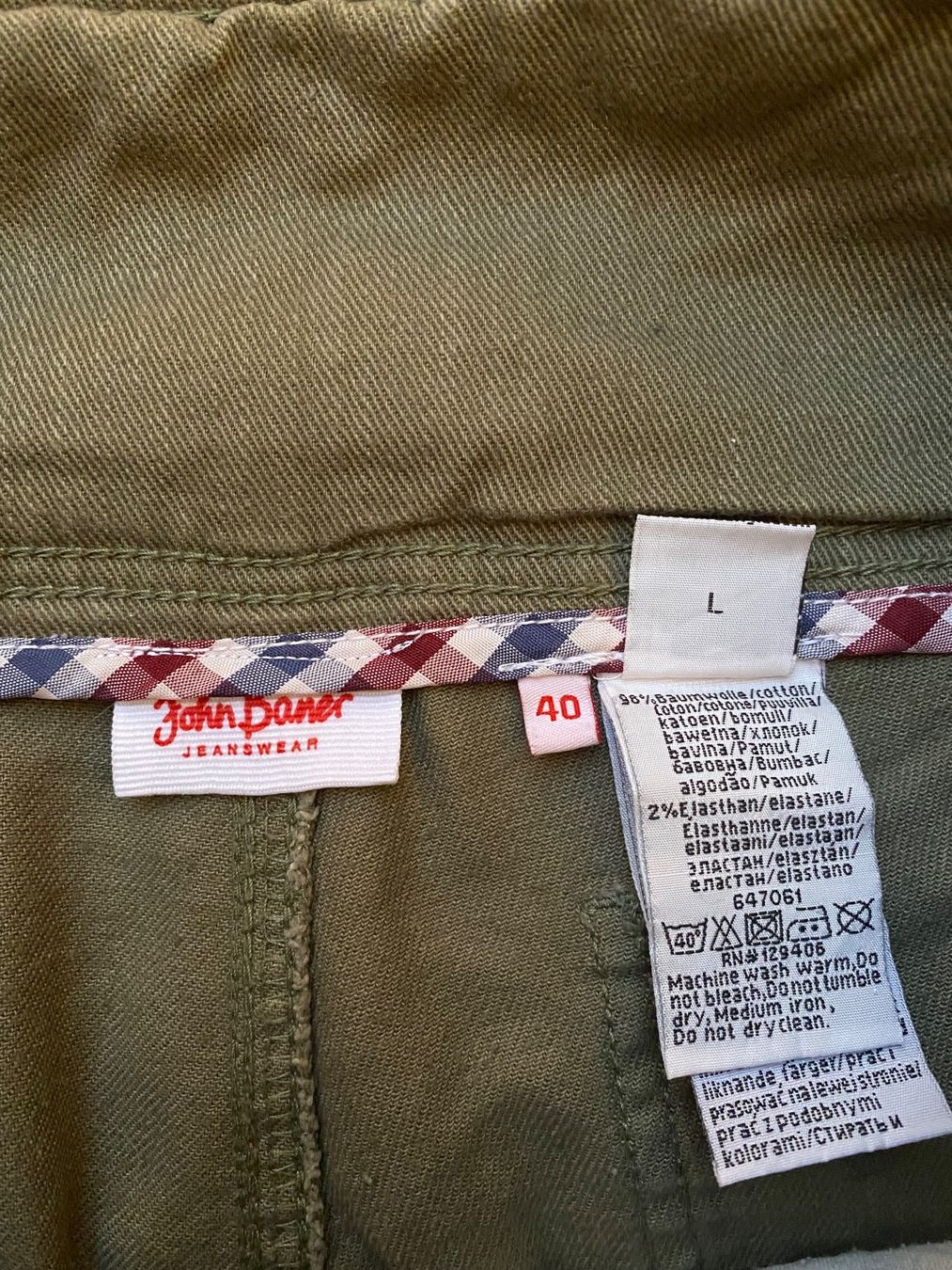 Jeans: Damen Jeans Bootleg 40 pinegrün – Usato da Balsthal venduto da Uroby 3