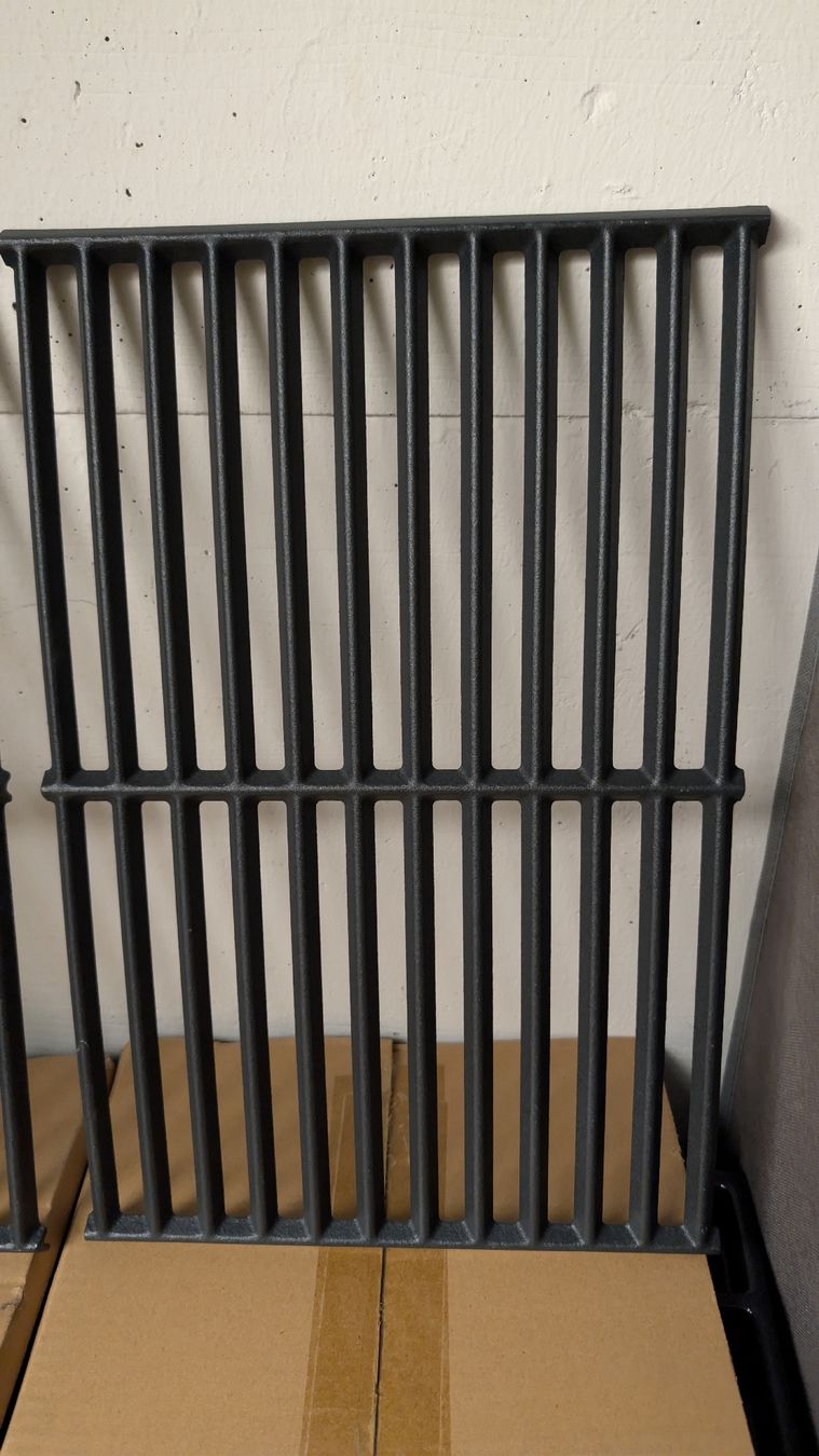Griglie e Inferriate: 2x Guss Grillrost – Nuovo e nell'imballaggio originale da Emmenbrücke venduto da Gzl-94 2