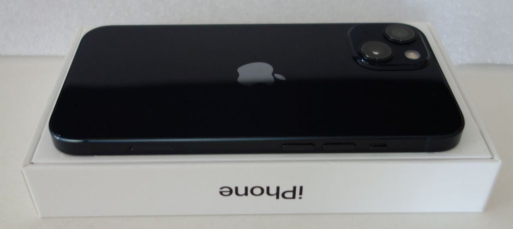 Apple Telefoni cellulari / Smartphones: Apple iPhone 13   (128 GB - Midnight) – Usato da Dietlikon venduto da Web-Trader 5