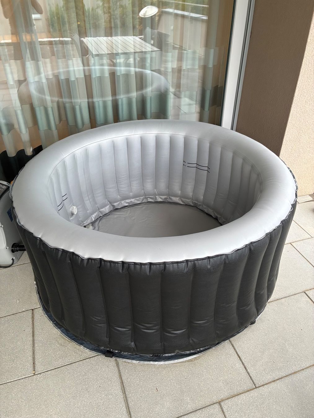 Whirlpool: Aufblasbarer Whirlpool – Usato da Zofingen venduto da Polaris7777 1