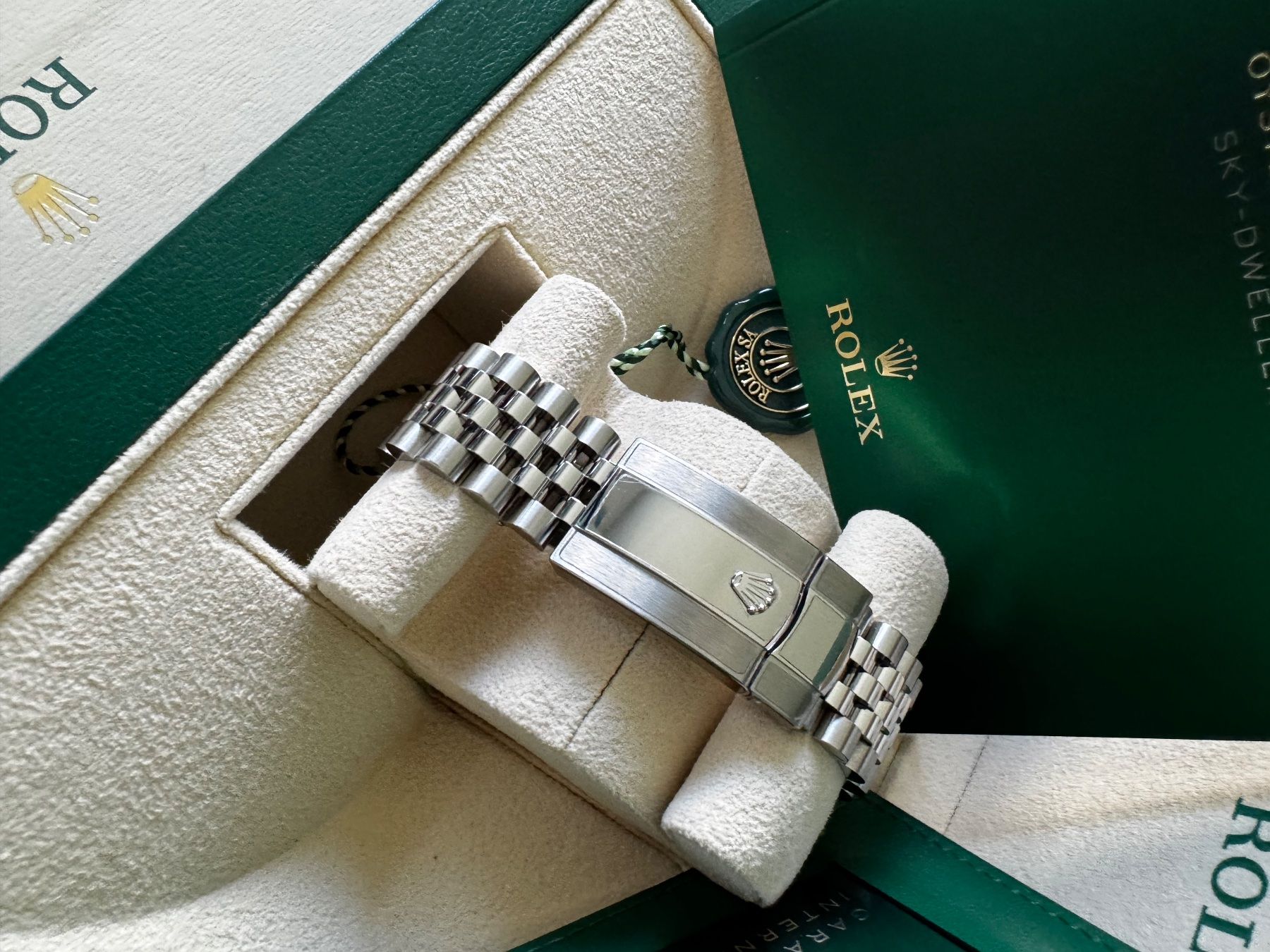 Rolex Orologi: Rolex / SkyDweller / 42mm / Ref: 336934 / CH-2022 / Fullset! – Usato da Sursee venduto da itimely 4
