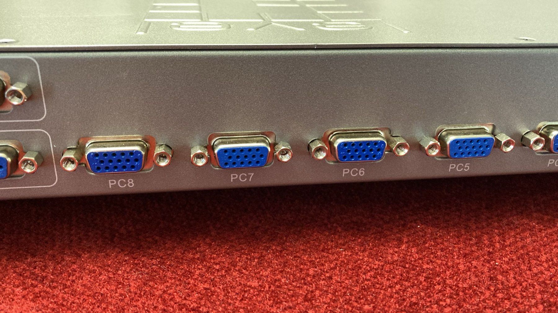 Hubs & Switches: Steuerung LevelOne KVM-0811 8-Port PS/2 KVM Switch – Gebraucht aus Dietikon von Rima57 8