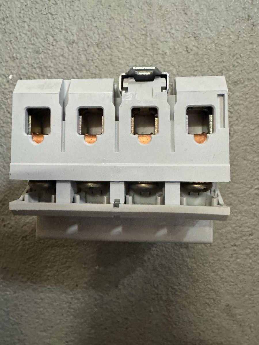 Hager Schalter: Fehlerstrom-Schutzschalter Hager 4P 25A – Gebraucht aus Cham von PIRAT123 1