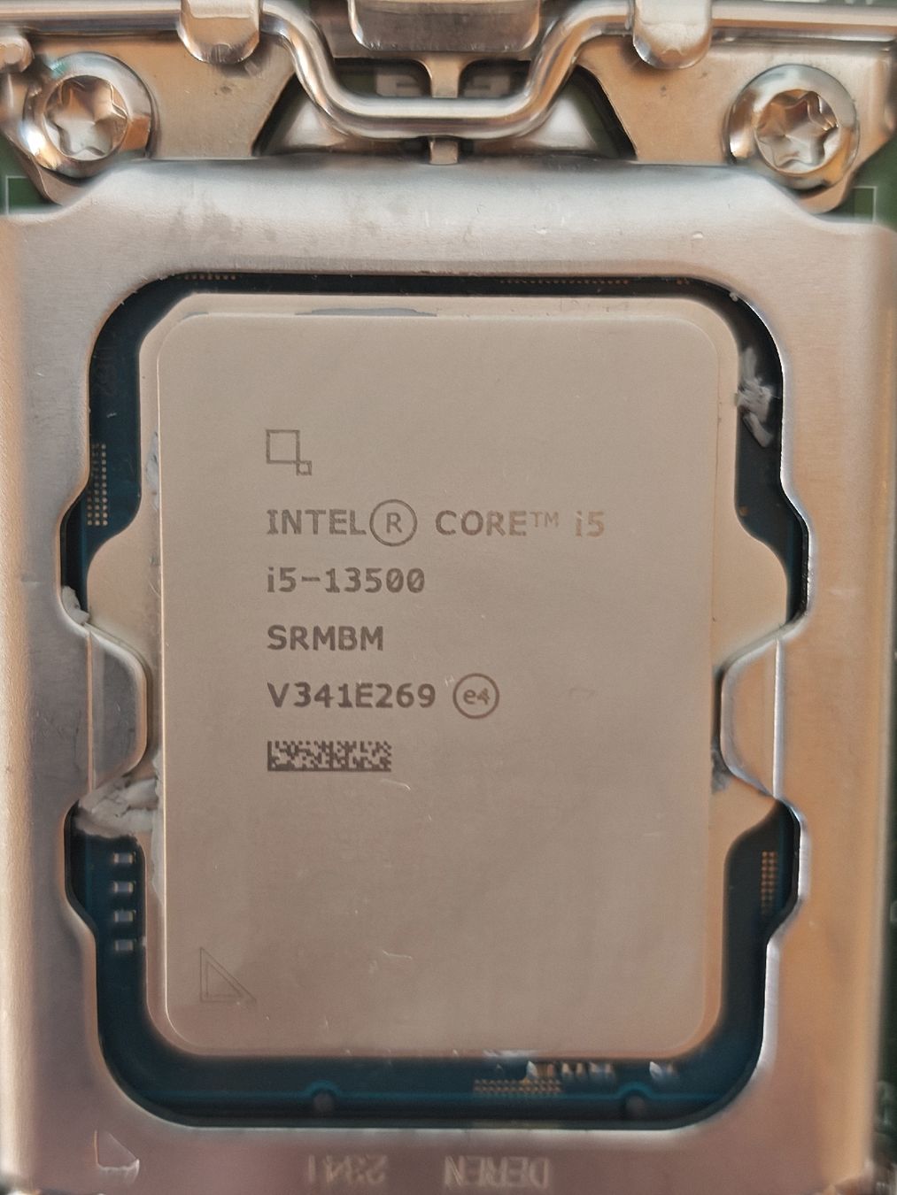 Hewlett Packard PC: HP Elite mini 800 G9 mit schaden – Usato da Sarnen venduto da Laut_musik 1