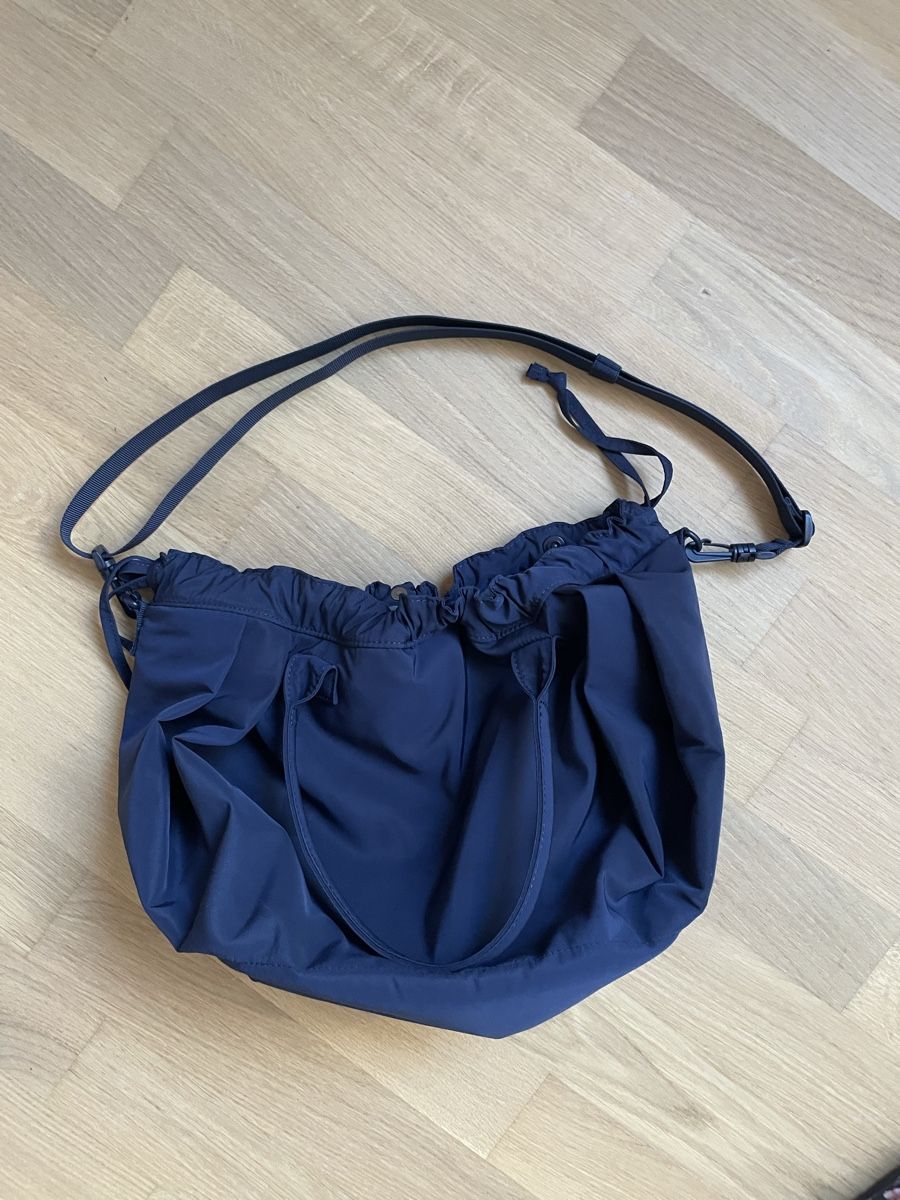 Uniqlo Borse da donna: Uniqlo Tasche – Usato da Luzern venduto da Mona516